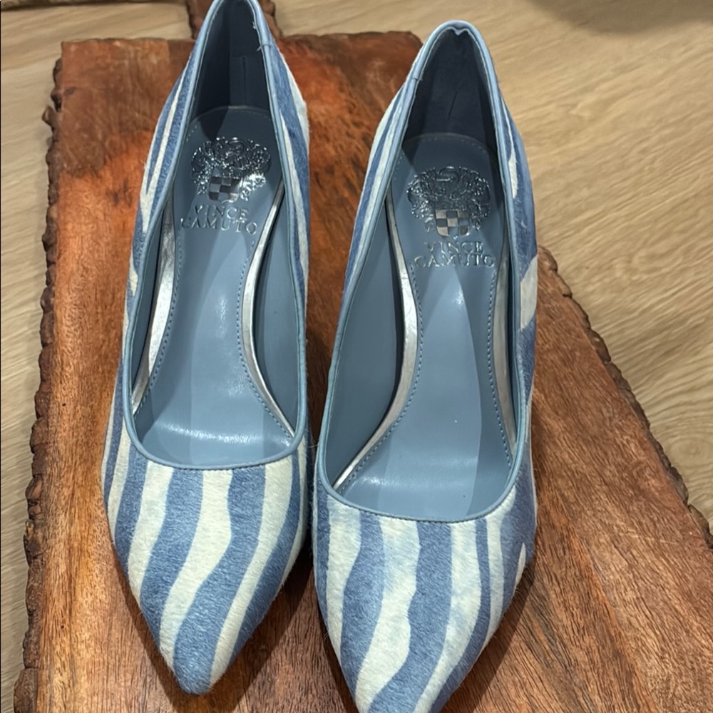 VINCE CAMUTO Blue and White REAL COW HAIR TEXTURE HEELS. Brand new Women's Shoes